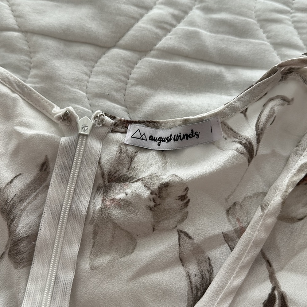 White Pattern Romper - Picture 2 of 3